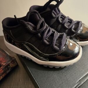 Nike Kids Black White Jordon 11 Low